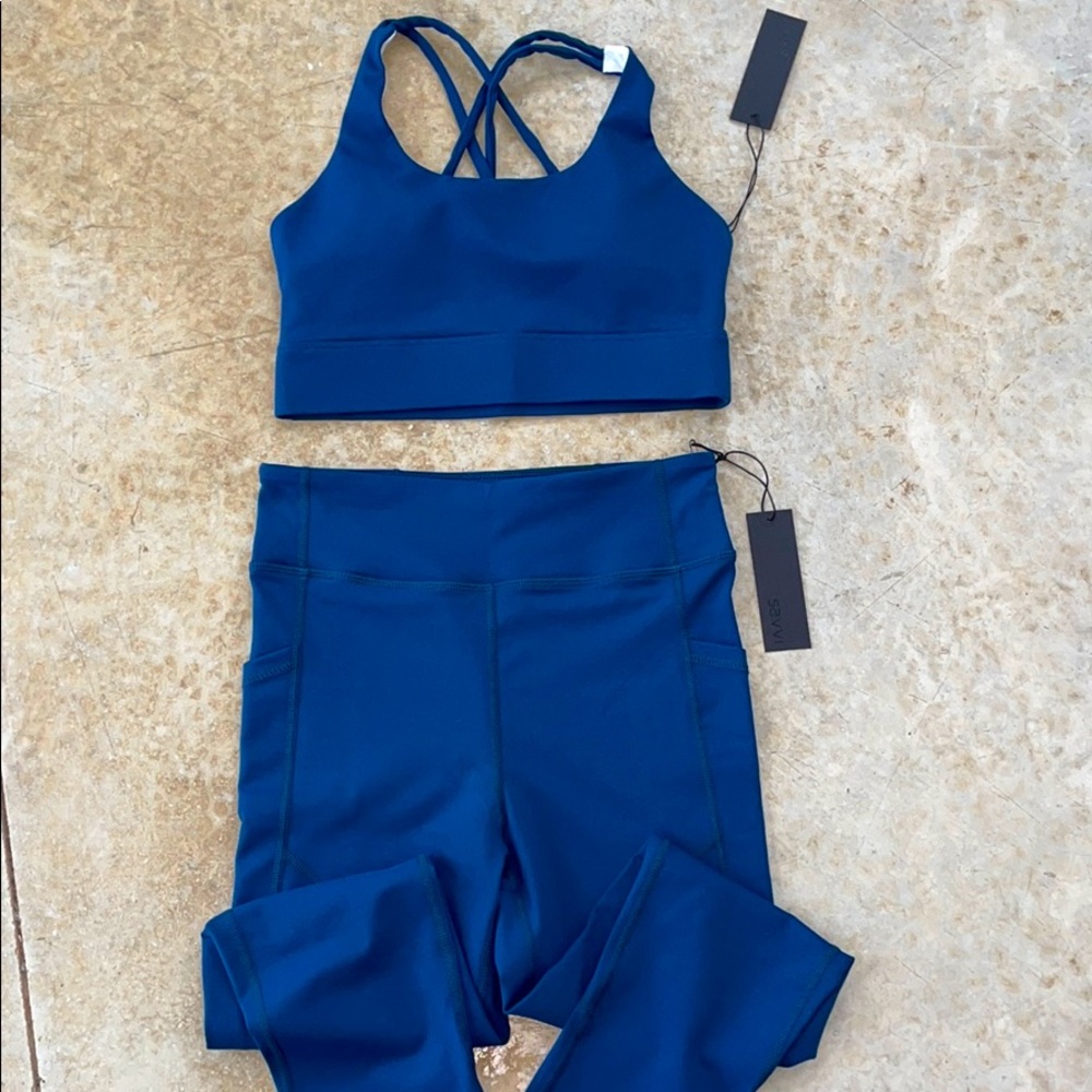 SAVVI yoga outfit - Caldera leggings & Sahara bra